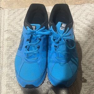 Nike men’s  Bright Blue Sneakers size 10. Air relentless 3